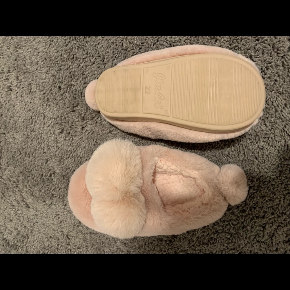 Like new kids slippers
